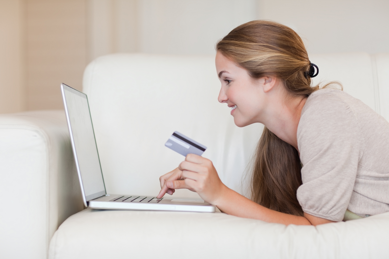 Teen shopping online